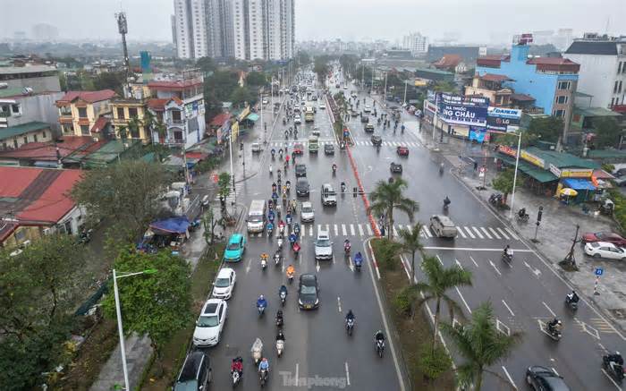 Hà Nội tắt đèn đỏ, đóng một ngã tư ở Hà Nội để giảm ùn tắc