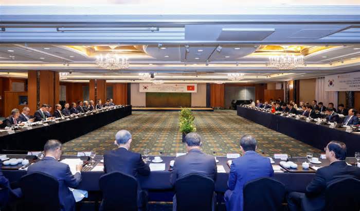 Thủ tướng ăn sáng, bàn chuyện đầu tư với 20 tập đoàn Hàn Quốc