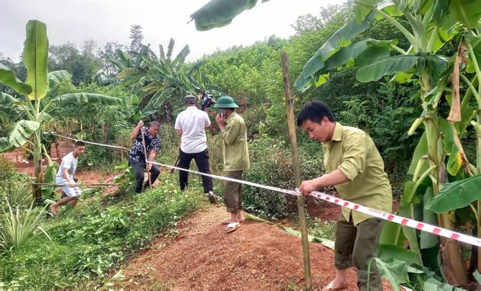 140 hộ dân sống cạnh chân đồi nứt toác, Ninh Bình ban bố tình huống khẩn cấp