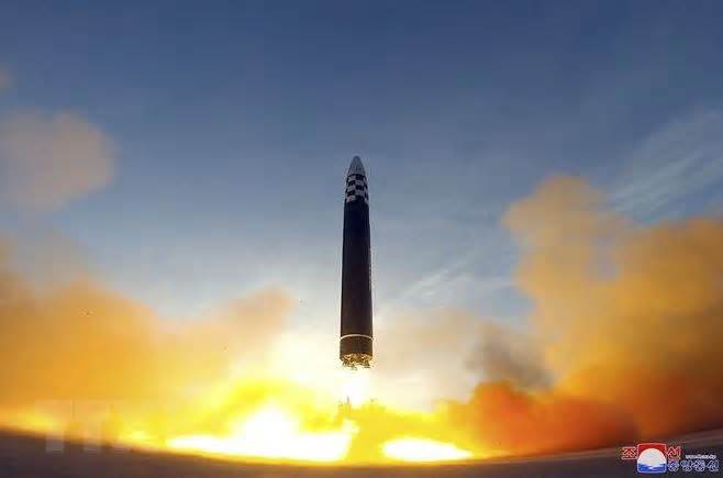 Lãnh đạo Nhật-Hàn gặp nhau sau vụ phóng tên lửa ICBM của Triều Tiên
