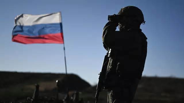 Nga chặn nhóm bán quân sự ở biên giới bằng cả không quân, tên lửa và pháo binh