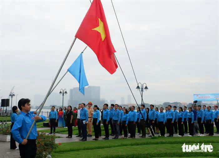 Chào cờ 'Tôi yêu Tổ quốc tôi' mừng Quốc khánh 2-9