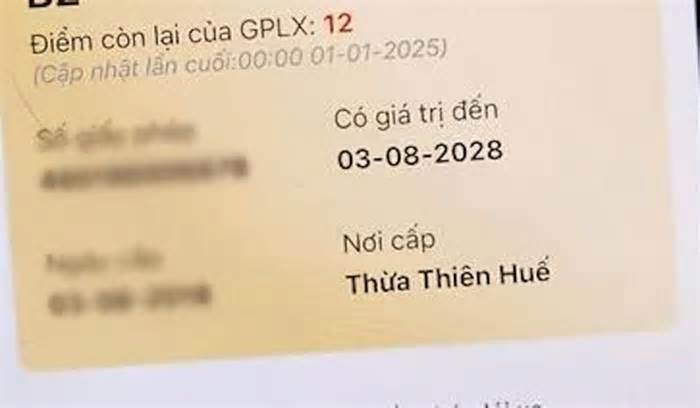 Sử dụng giấy phép lái xe máy bị trừ hết điểm, tài xế bị phạt bao nhiêu?