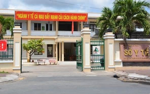 Cảnh cáo Phó giám đốc Sở Y tế Cà Mau