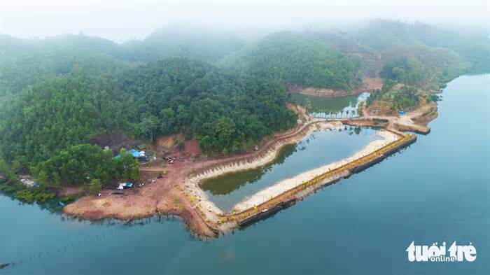 Công trình không phép xây trên đất trồng rừng ở Vân Đồn