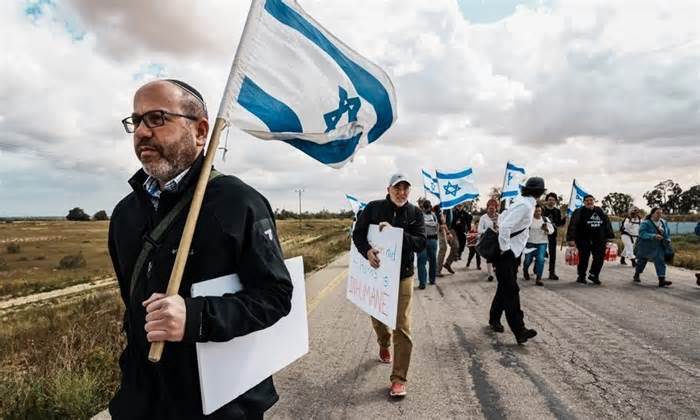 Những người nhà con tin phản đối lệnh ngừng bắn Israel - Hamas