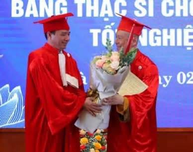 Thượng tọa Thích Chân Quang nhận bằng tiến sĩ trong 2 năm: Trường Đại học Luật Hà Nội nói gì?