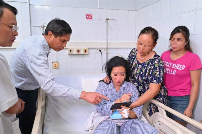 Lời kể của những người sống sót sau vụ lật tàu ở vịnh Hạ Long