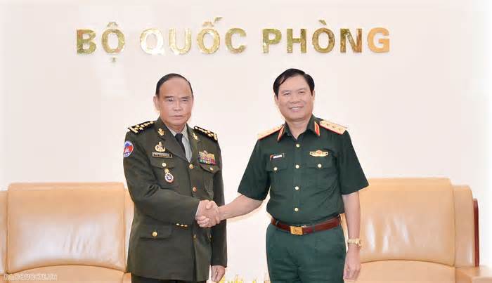 Việt Nam luôn coi trọng và ưu tiên phát triển quan hệ láng giềng với Campuchia