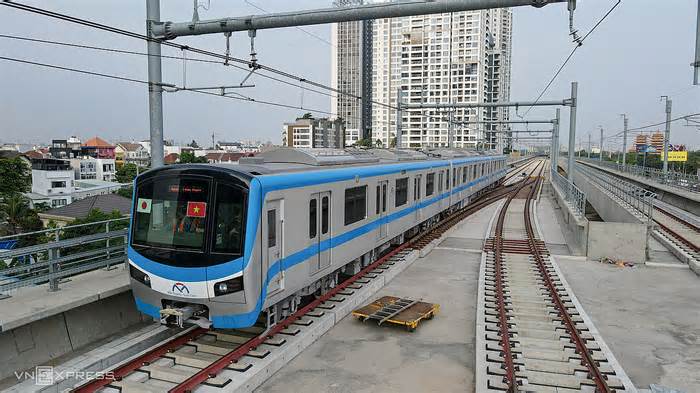 Metro số 1 vận hành thử như chạy thương mại