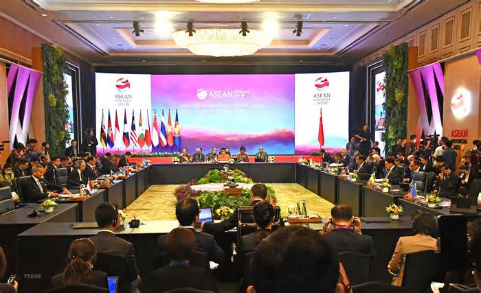Hội nghị AMM-56: ASEAN, Trung Quốc nhất trí đẩy nhanh đàm phán COC