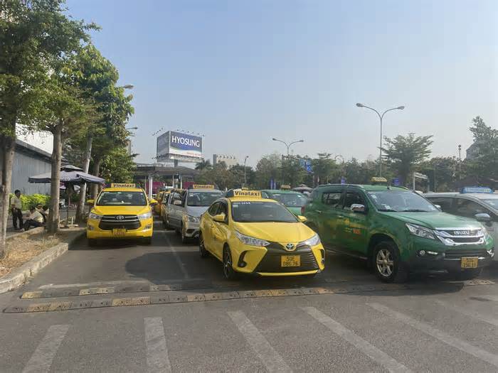 Kiến nghị taxi được vào thẳng sân bay Tân Sơn Nhất đón khách