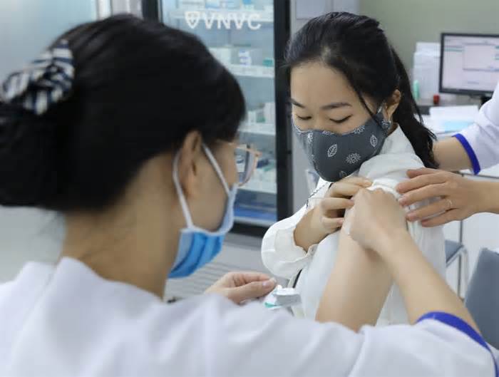 'Giáo viên, nhân viên y tế nên tiêm vaccine cúm'