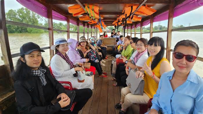 Tin tức sáng 28-4: Nhiều doanh nghiệp 'chốt' cổ tức trước nghỉ lễ; REE bị phạt