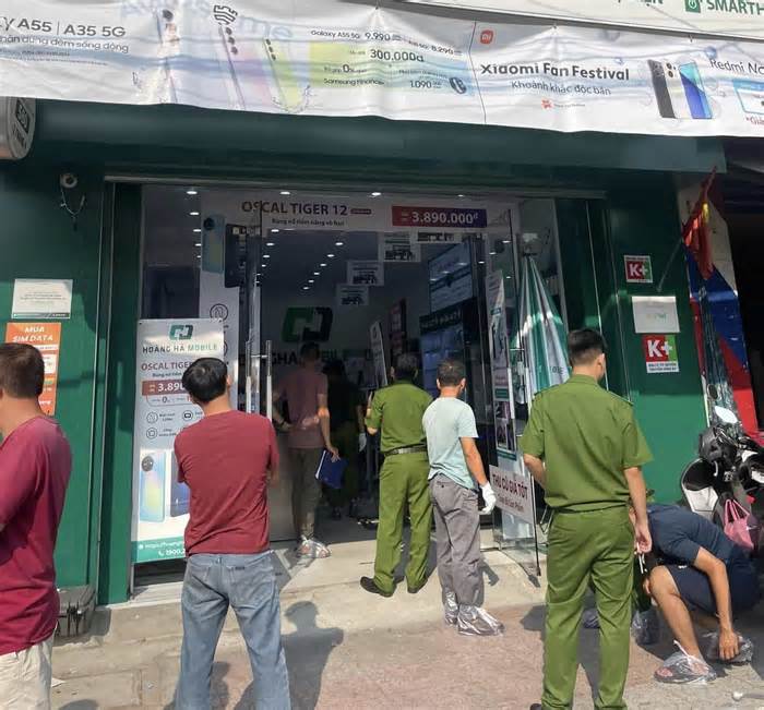 Nhóm người phá cửa cuốn, cướp tài sản cửa hàng Hoàng Hà Mobile Nha Trang