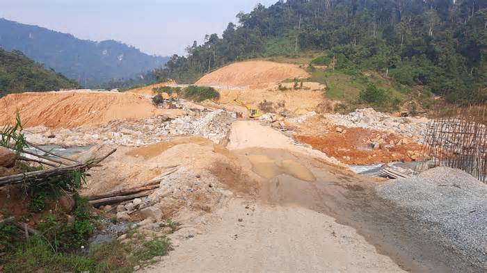Chậm khắc phục hậu quả sạt lở ở vùng núi Quảng Nam