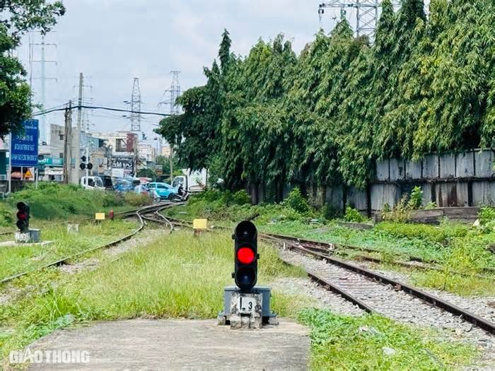 Cận cảnh ga Bình Triệu 'treo' hơn 20 năm đang điều chỉnh thành ga metro