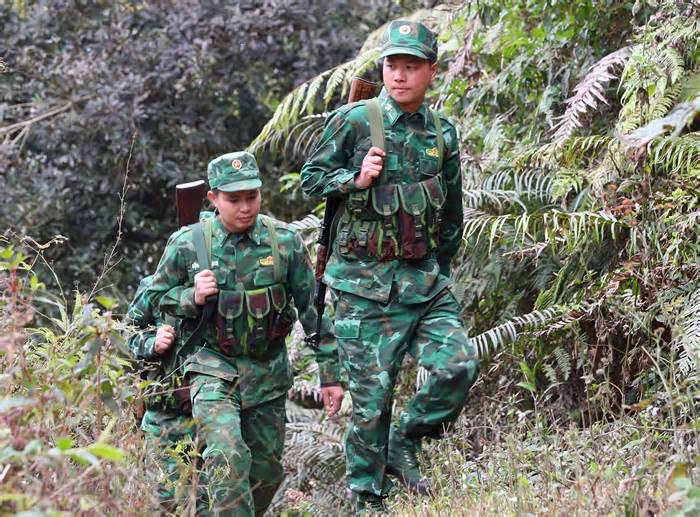 Bài 1: Ngăn dòng 'lũ trắng' thẩm lậu về Việt Nam qua biên giới