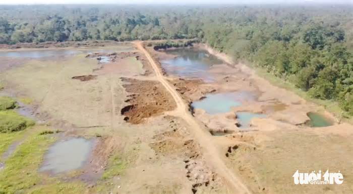 Lợi dụng 'cải tạo đất', múc đất nông nghiệp đem bán?