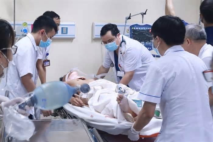 Tai nạn liên hoàn ở Hà Nội: Một nạn nhân chảy máu não nặng, tiên lượng xấu