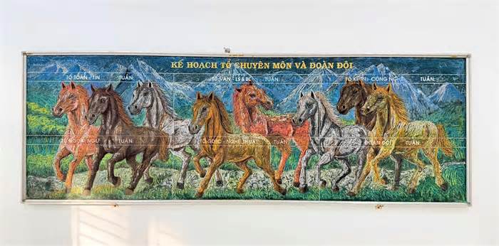 Tranh vẽ ngựa bằng phấn màu của cô giáo Mỹ thuật gây sốt