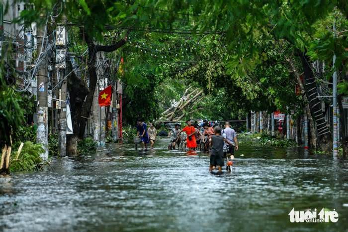 100 bạn trẻ Thừa Thiên Huế lên đường đi hỗ trợ người dân ở Hải Phòng sau bão Yagi