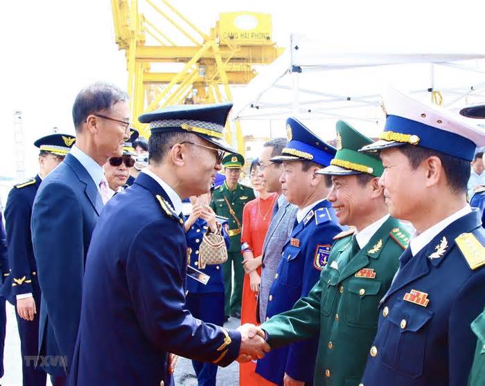 Hợp tác huấn luyện lực lượng bảo vệ bờ biển Việt Nam-Hàn Quốc