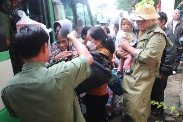 Quảng Nam công bố phương án ứng phó thiên tai, sơ tán gần 400 nghìn người nếu có siêu bão