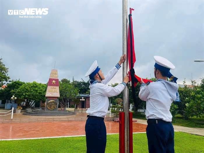 Từ Trường Sa đến Ba Đình - triệu trái tim người Việt tiếc thương Tổng Bí thư