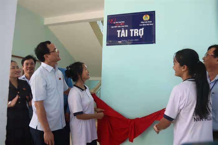 Chủ tịch Tổng Liên đoàn khánh thành 2 công trình hỗ trợ học sinh Ninh Thuận
