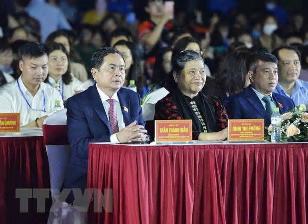 Phó Chủ tịch Thường trực QH dự Ngày hội Du lịch Văn hóa tỉnh Sơn La