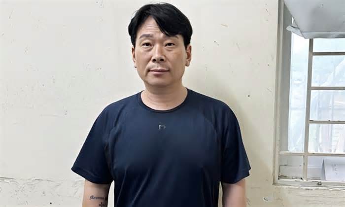 Bắt giữ người đàn ông Hàn Quốc bị truy nã lẩn trốn trong chung cư tại Sài Gòn
