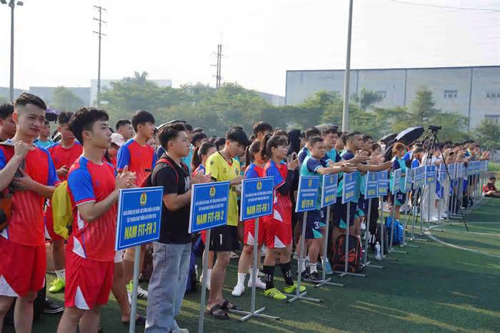 Hơn 370 công nhân tham gia giải bóng đá nam, nữ Tập đoàn Hồng Hải năm 2026