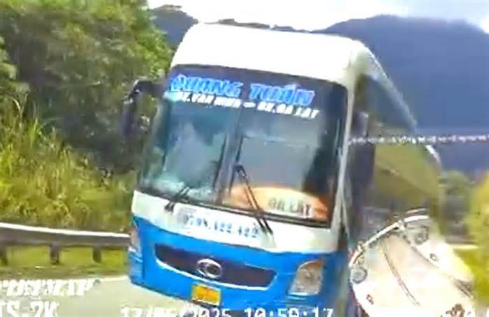 Xử phạt tài xế xe khách giường nằm vượt ẩu trên đèo Khánh Lê, suýt gây tai nạn