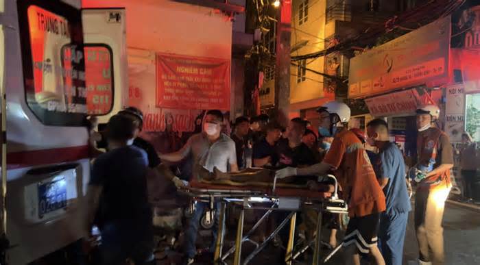 Nam shipper kể lại phút cứu 9 người mắc kẹt trong vụ cháy chung cư mini ở Hà Nội
