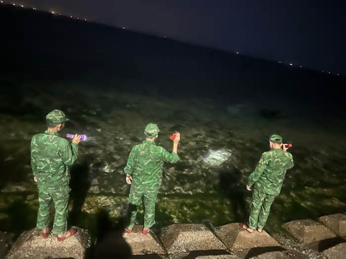 Ly kỳ vụ chìm sà lan ở Lý Sơn, 4 nạn nhân tử vong không phải 5 thuyền viên đăng ký rời cảng