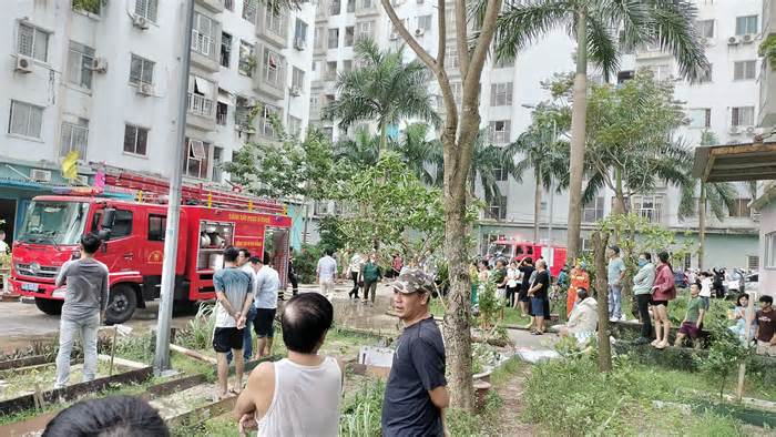 Cháy chung cư 12 tầng ở Đà Nẵng hàng trăm người dân hoảng loạn