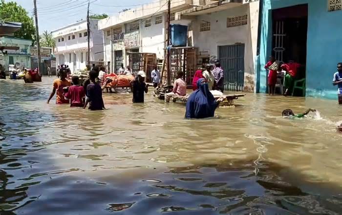 Hơn 100.000 người phải di dời do lũ quét tại Somalia