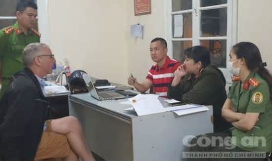 Đà Lạt: Bắt khẩn cấp nghi phạm người nước ngoài sát hại vợ người Việt