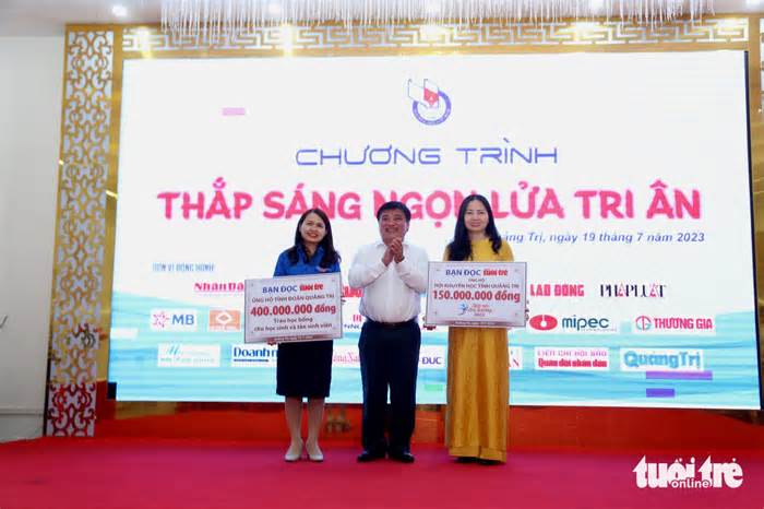 Báo Tuổi Trẻ cùng Hội nhà báo Việt Nam 'Thắp sáng ngọn lửa tri ân'