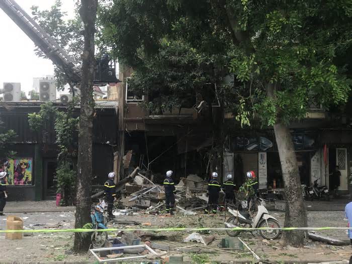 Hà Nội: Vụ nổ lớn trên đường Yên Phụ khiến 4 người bị thương