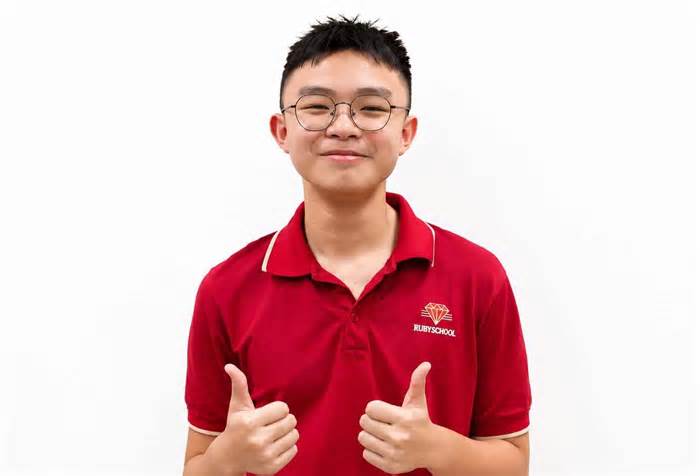 Thủ khoa thi lớp 10 TP HCM giành điểm Toán, Anh tuyệt đối