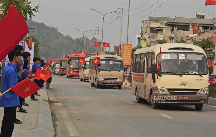 Điện Biên chào đón hơn 3.000 người thuộc lực lượng diễu binh, diễu hành về dự đại lễ