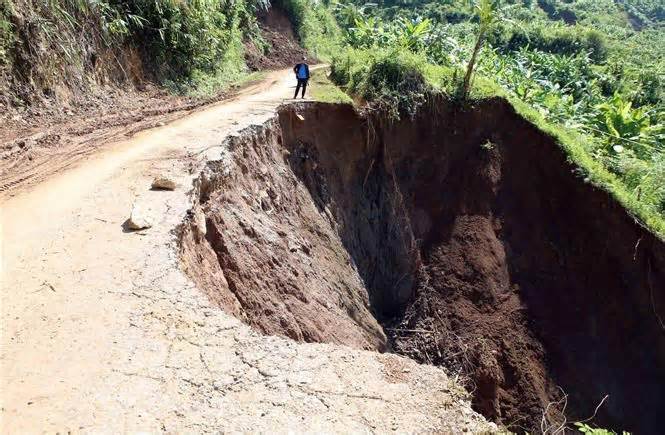 Hà Giang: Đã nối lại giao thông từ trung tâm huyện tới 3 xã biên giới