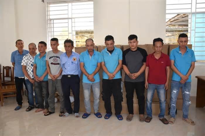 Nhân viên móc nối bảo vệ, lái xe để trộm hàng chục tấn sáp của công ty