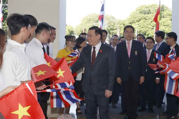 Chủ tịch Quốc hội Vương Đình Huệ thăm và phát biểu tại Đại học Chulalongkorn, Thái Lan