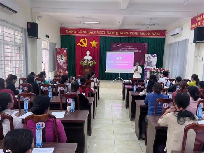 Trao tặng 150 xe WeHome Café cho phụ nữ khó khăn tại tỉnh Đắk Lắk