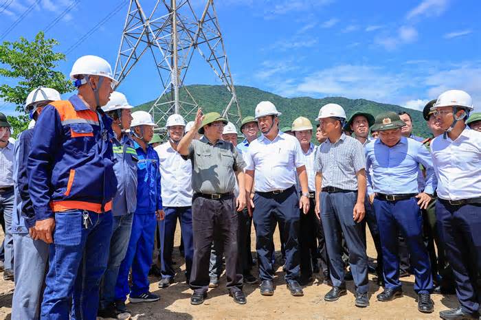 Thủ tướng biểu dương các đơn vị thi công đường dây 500 kV mạch 3