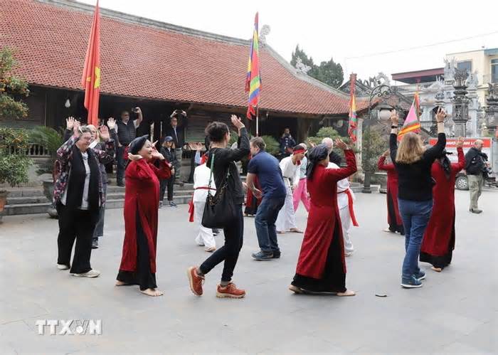 Phú Thọ: Khai thác 'mỏ vàng' du lịch sau hợp nhất các địa phương