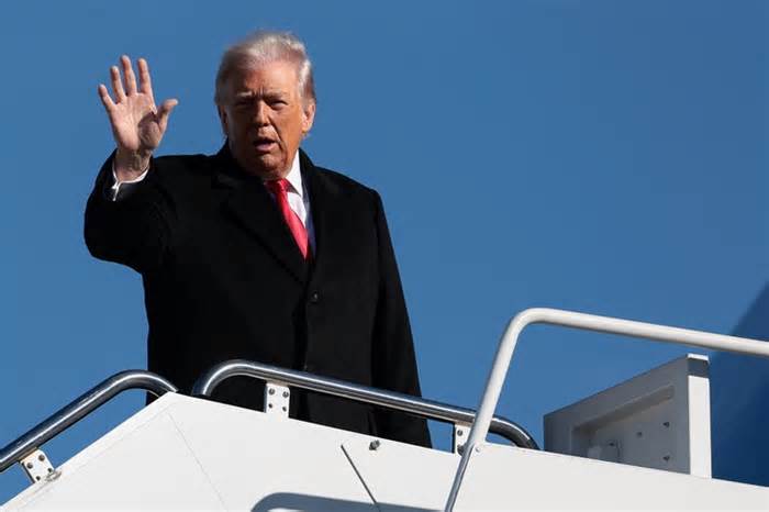 Không có chuyện ông Trump bị luật sư ngăn ra nước ngoài vì cáo buộc tội ác chiến tranh